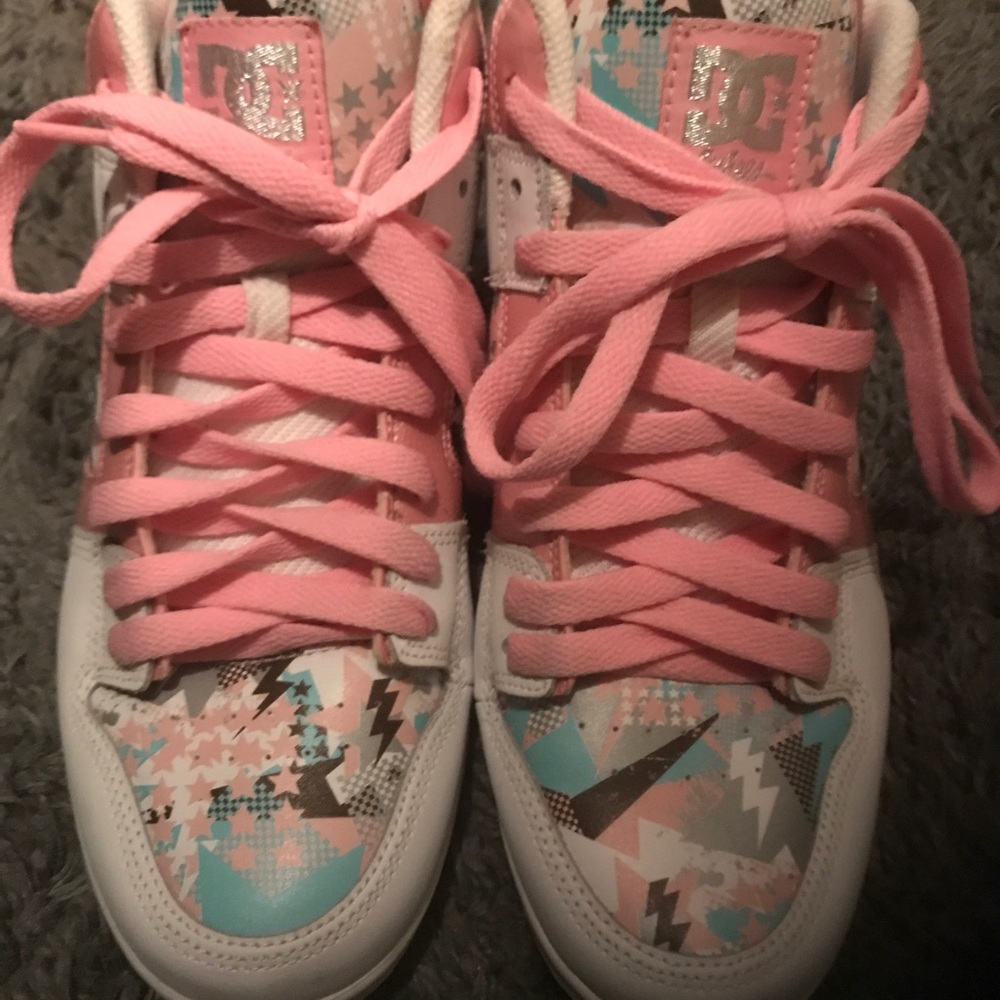 Women's DC sneakers