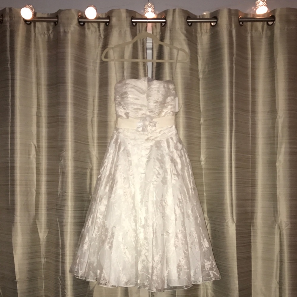 Galina Wedding Dress Size 8 NWT