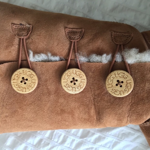 UGG Bailey Button triplet II Boots chestnut