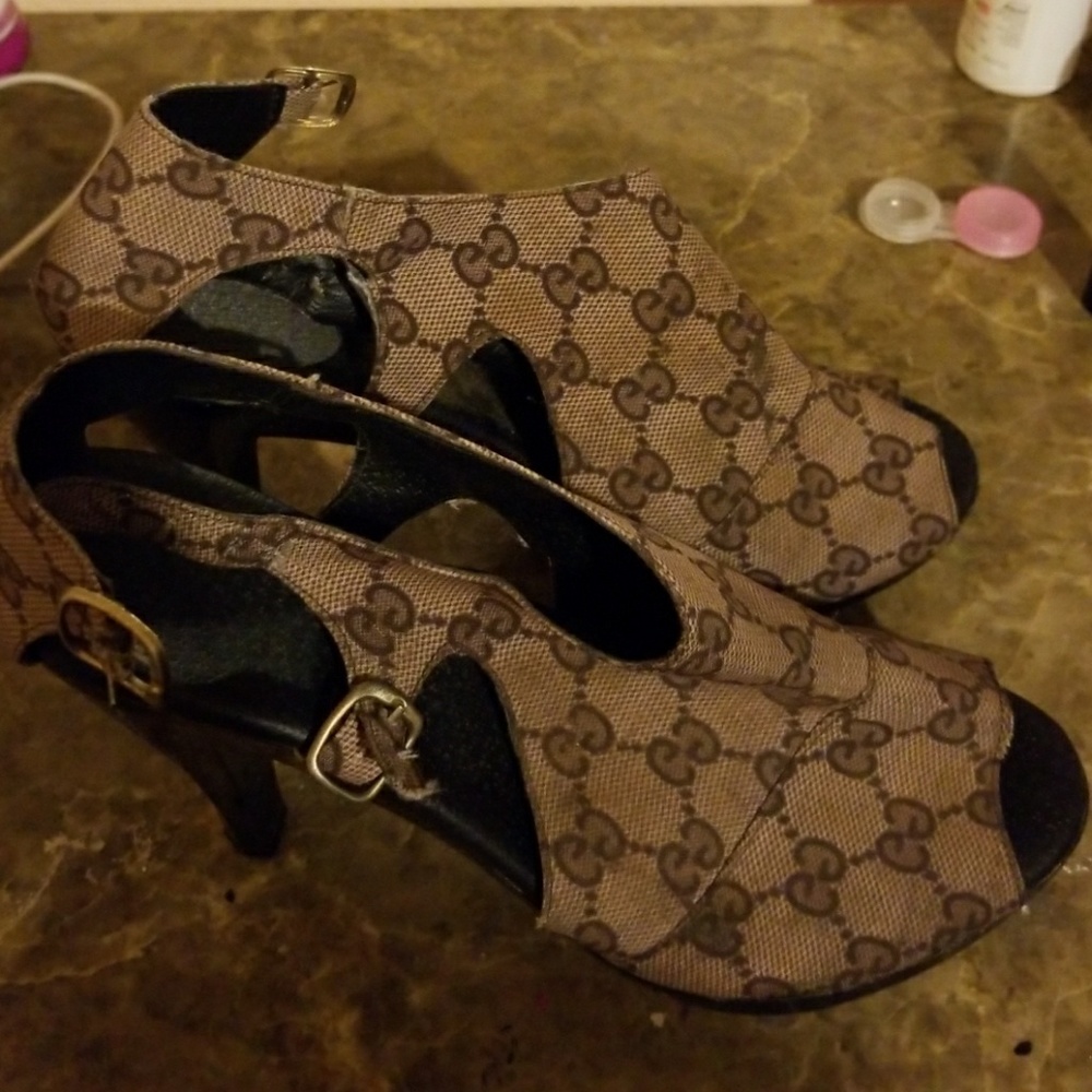 Gucci shoes