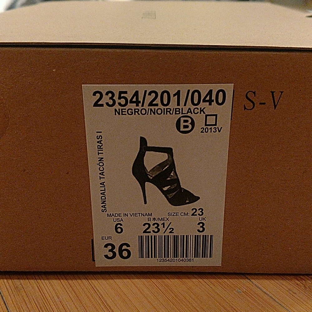 Zara Basic sandalia tacon tiras black heels