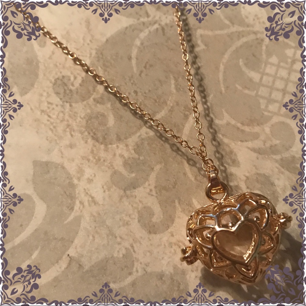 Aromatherapy essential oil diffuser necklace new🆕