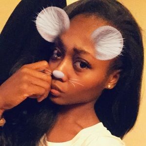 Meet your Posher, Dionne