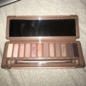 Urban Decay Naked 3 palette with new brush!