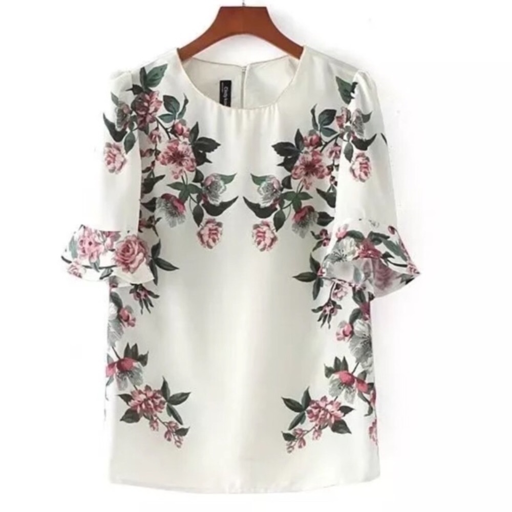 🌺NEW FLORAL FLUTTER SLEEVE BLOUSE, M🌺