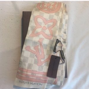 Louis Vuitton bandeau scarf