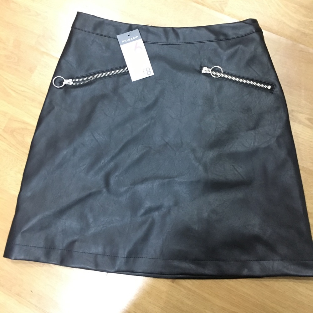 Adorable leather skirt