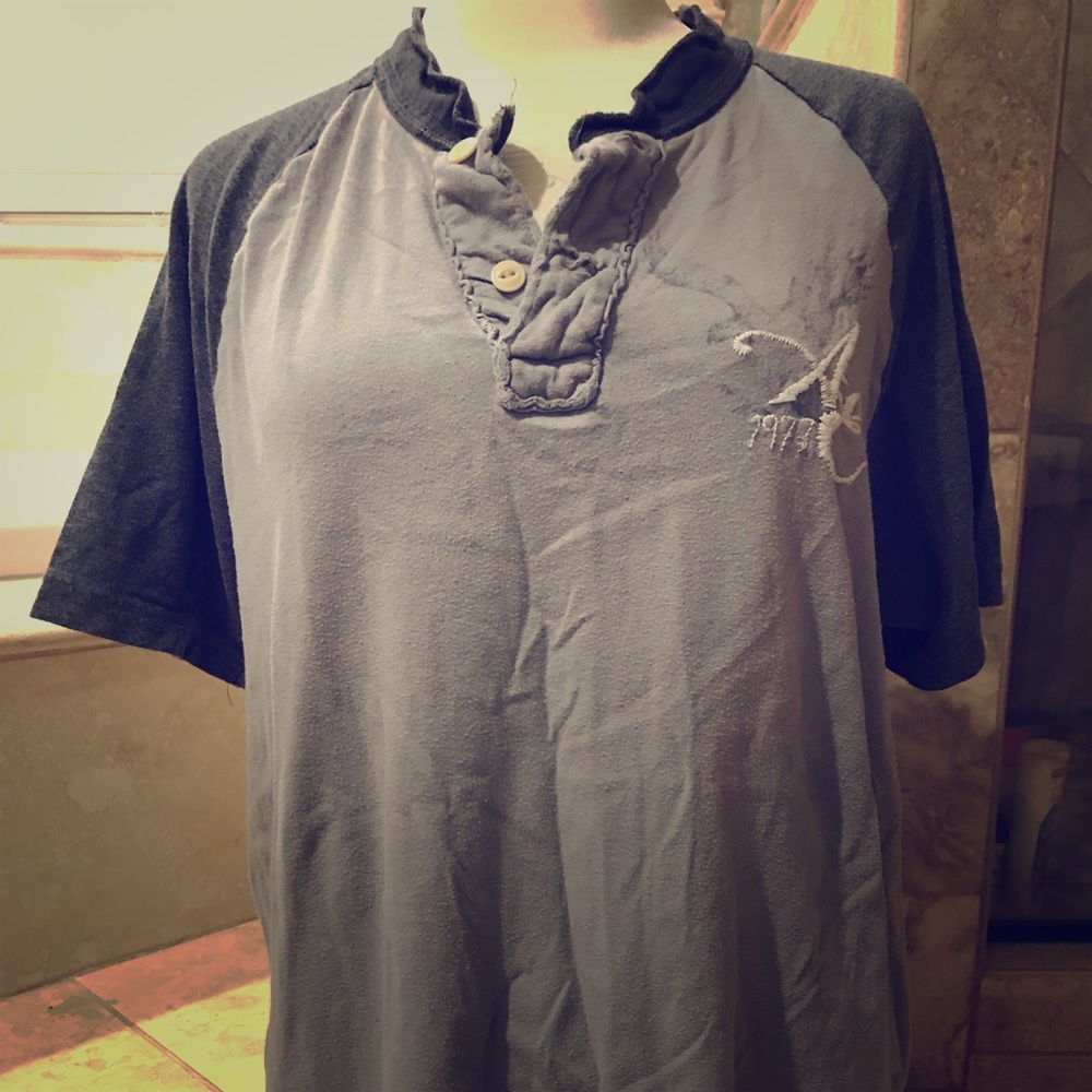 Men’s American Eagle Button Up