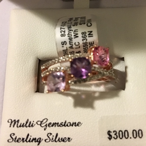 Beautiful ring NWT - Picture 3 of 8