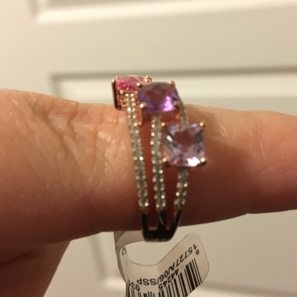 Beautiful ring NWT - Picture 6 of 8