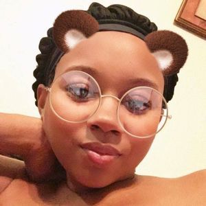 Meet your Posher, Monique