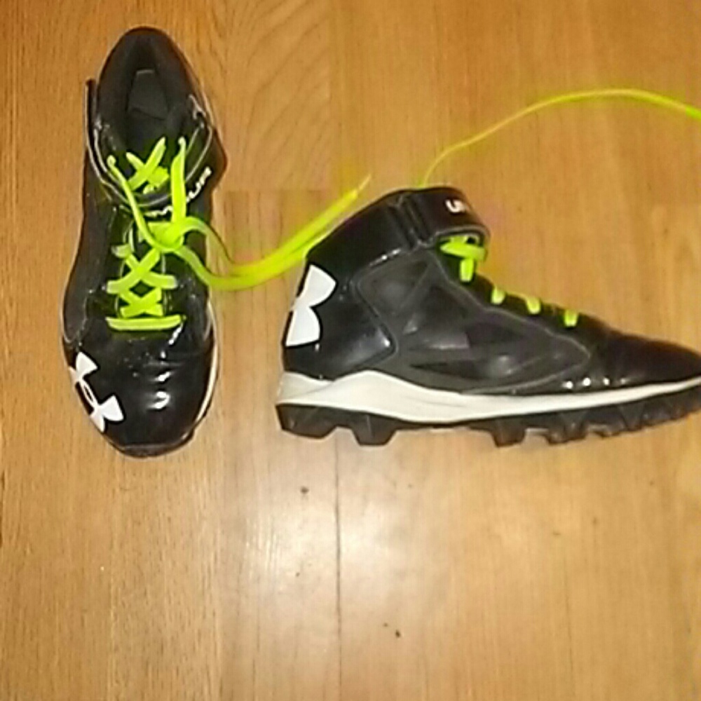 Football cleats