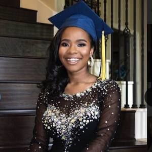 Meet your Posher, Tia