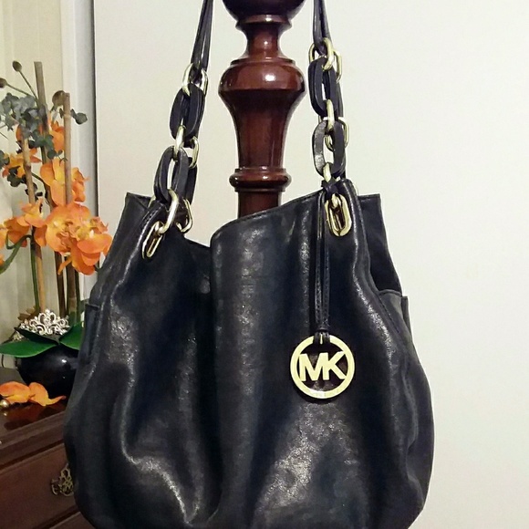 Michael Kors Handbags - 🐝Michael Kors 🐝AUTHENTIC!🐝WILL NEGOTIATE!
