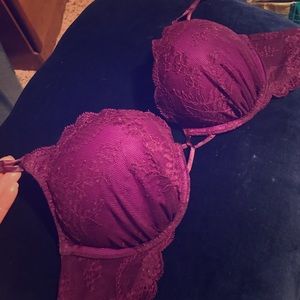 Victoria’s Secret Lace Miracle Bra 34B never used