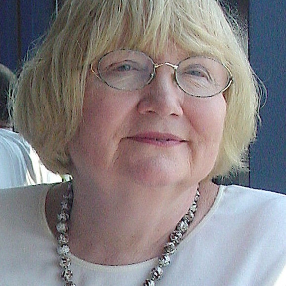 Meet your Posher, Lucy - Picture 3 of 3