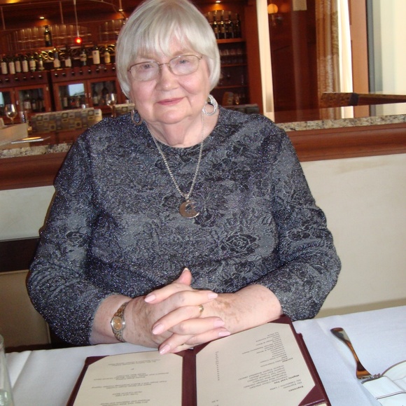 Meet your Posher, Lucy - Picture 2 of 3