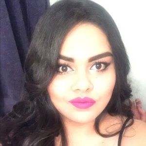 Meet your Posher, Evanitza