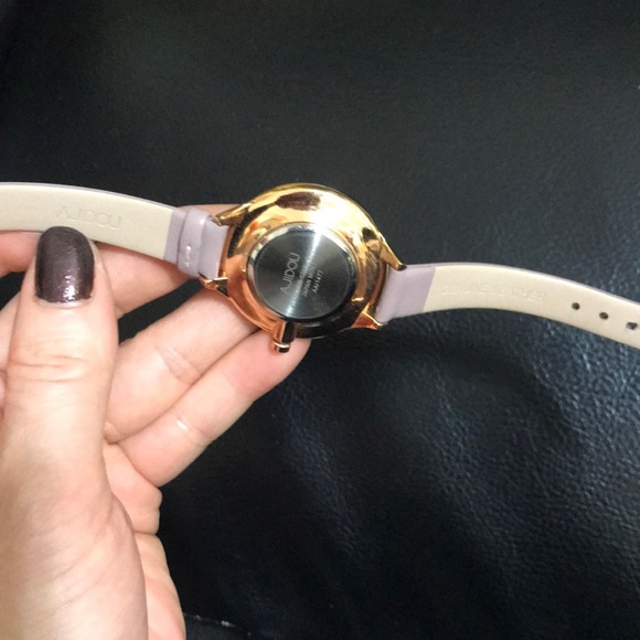 Elegant Jumping Jumping Christal Watch！