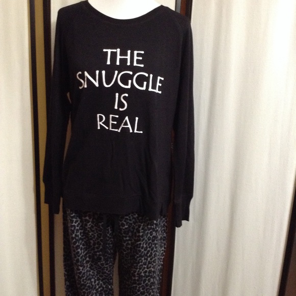 "The Snuggle is Real" Pajamas S-XL - Picture 6 of 7