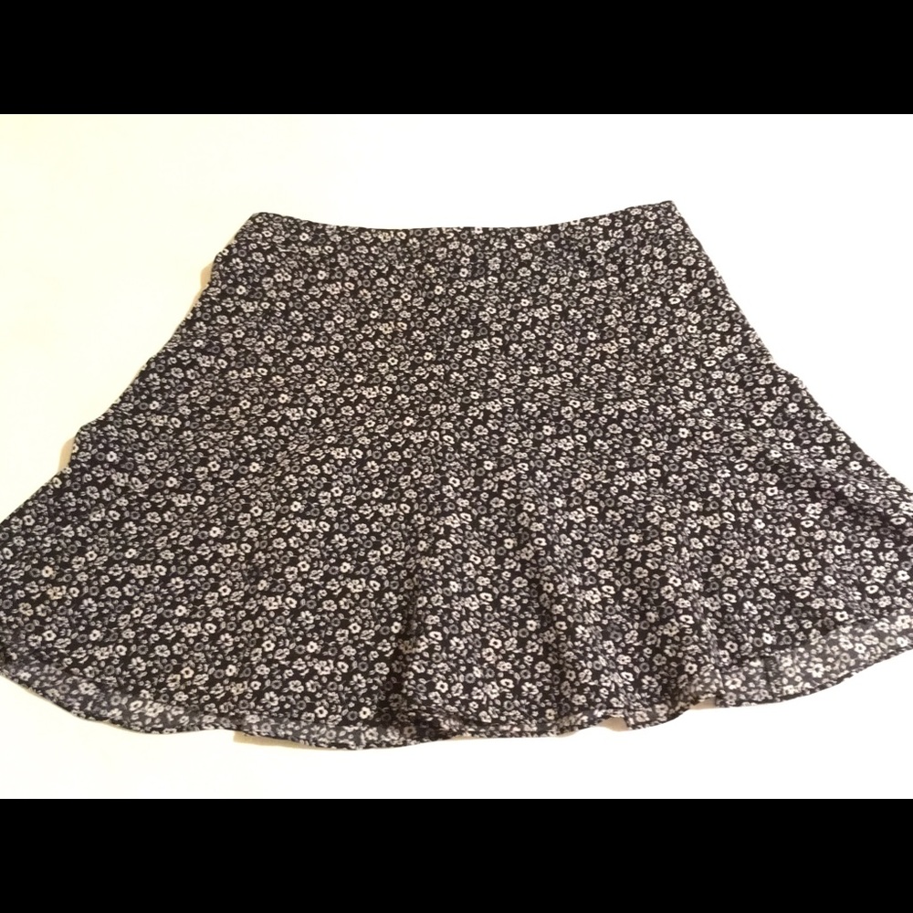 High waisted daisy skirt
