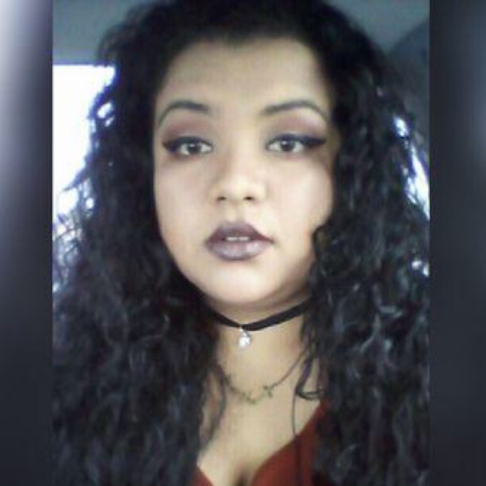 Meet your Posher, Adilene