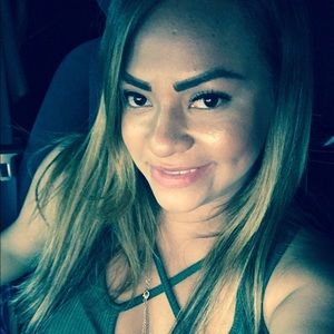 Meet your Posher, Valeria