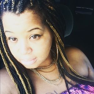 Meet your Posher, Connie