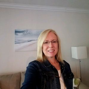 Meet your Posher, Becky