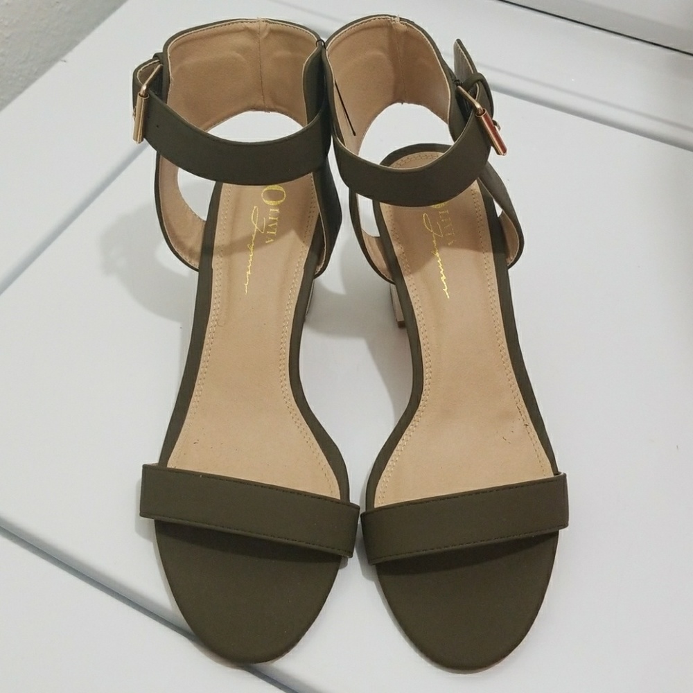 Green and gold..no better color choice!