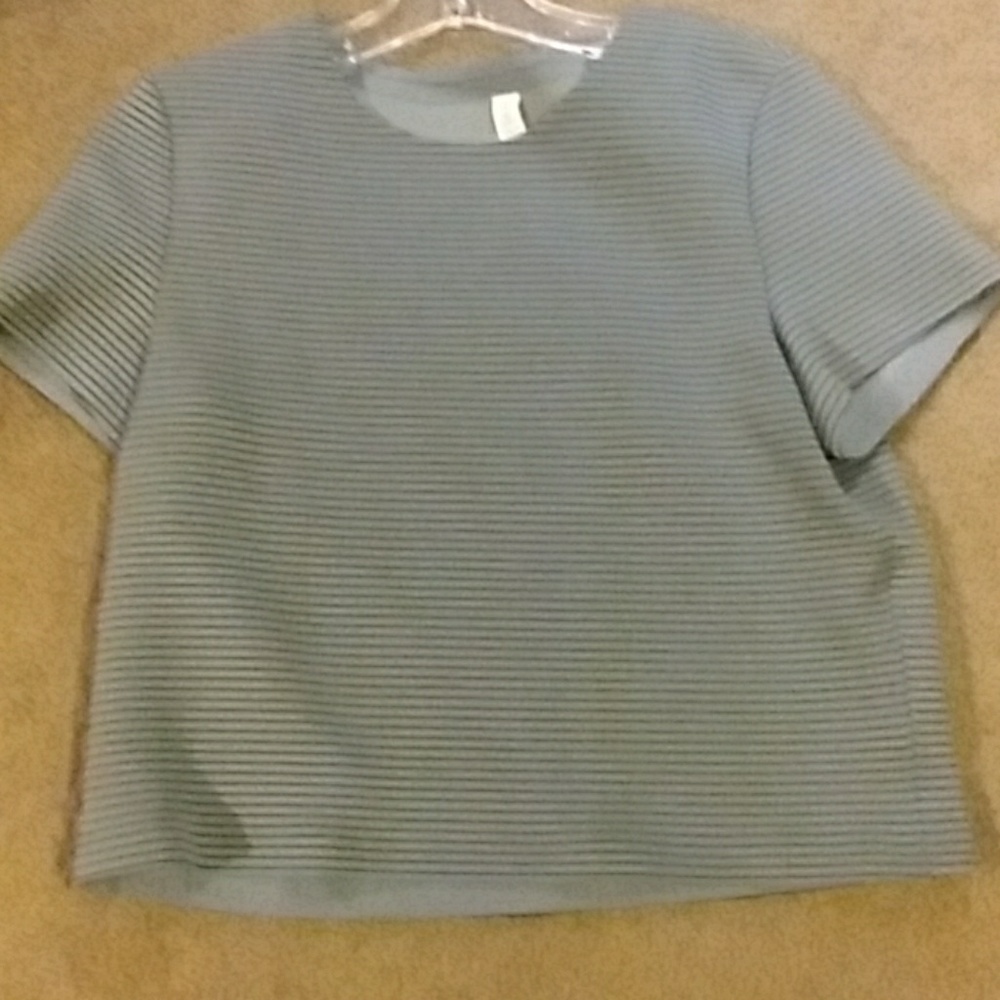 Brand new without tags lululemon crop top