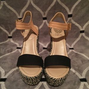 VINCE CAMUTO wedge. @katherineasb