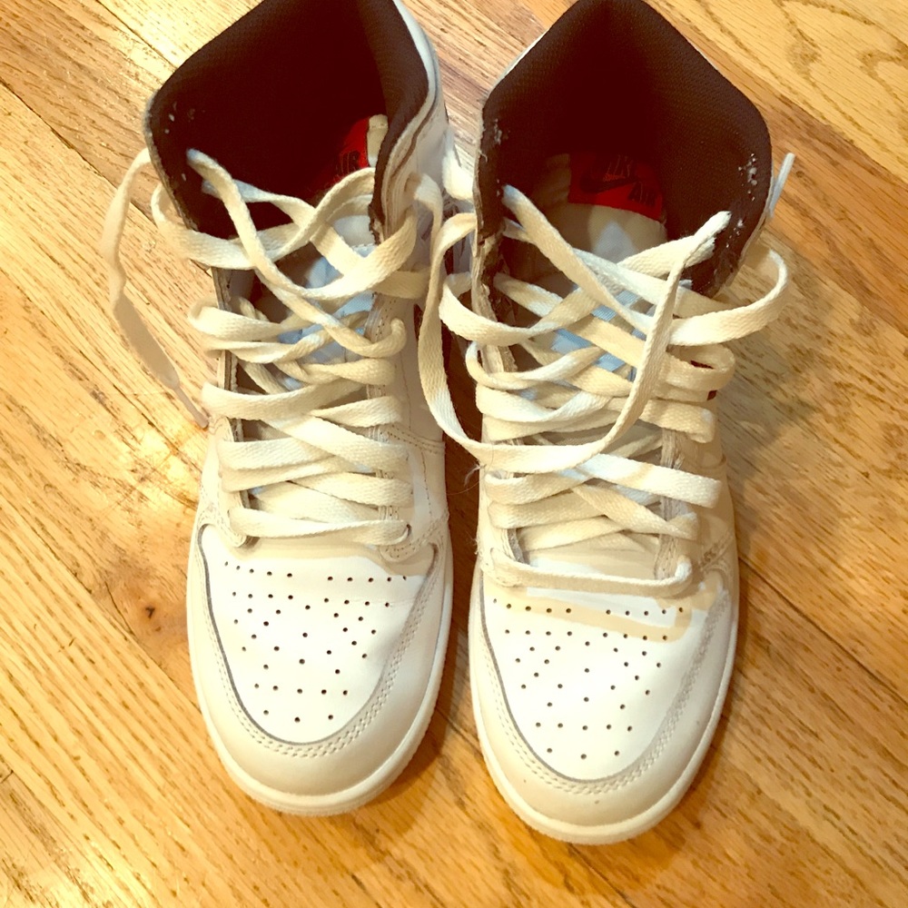 Like New- Nike Air Jordan Basketball Shoes.