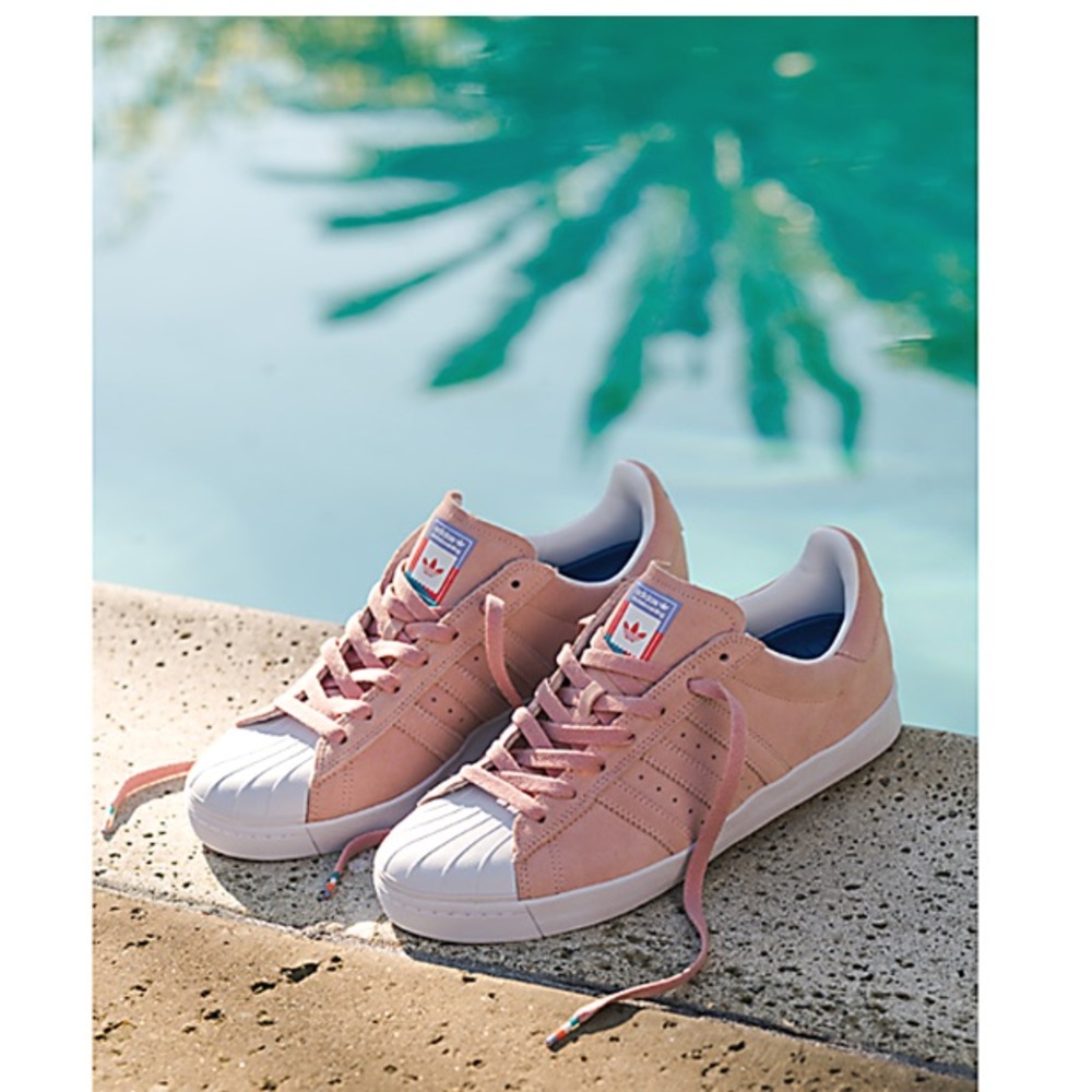 🎄NWT Pink Superstar Adidas