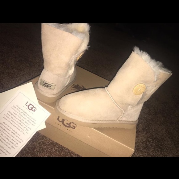 Bailey Button Ugg Australia Boots - Picture 2 of 4