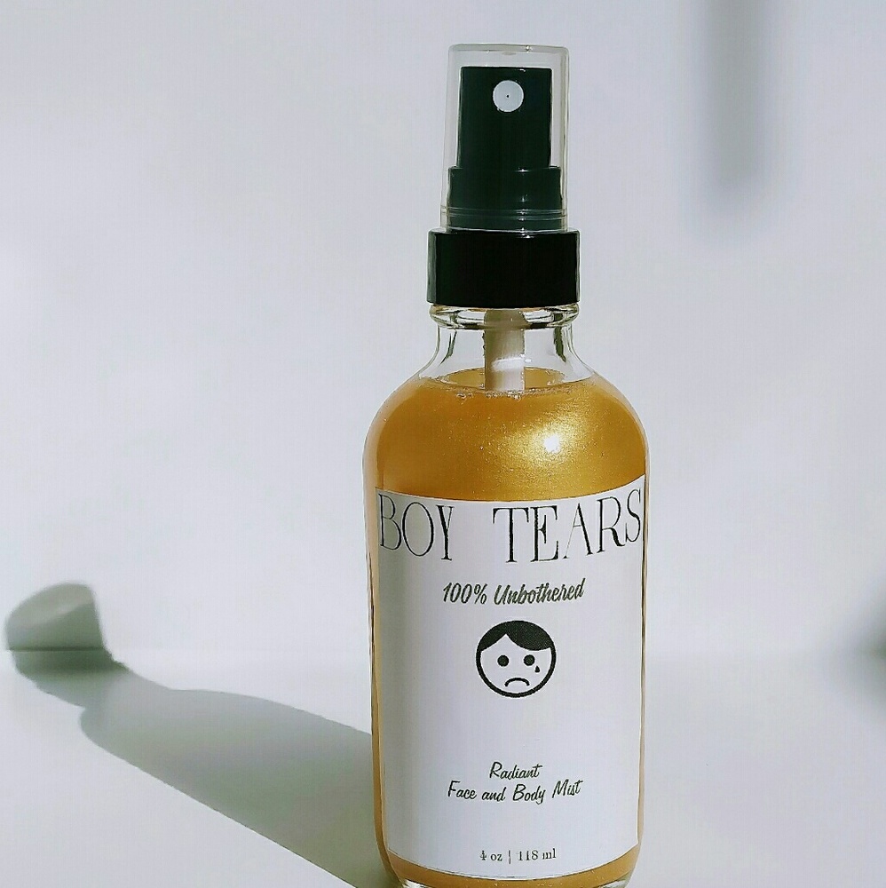 Gold body spray