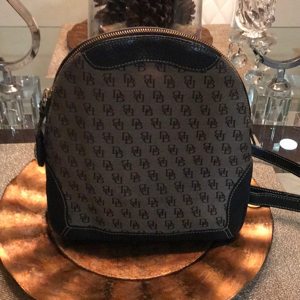 Dooney & Bourke back bag