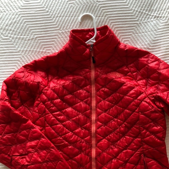 Norh Face Thermoball Jacket - Picture 2 of 4