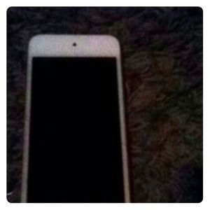 I'm selling a pink iPod touch 6th generation