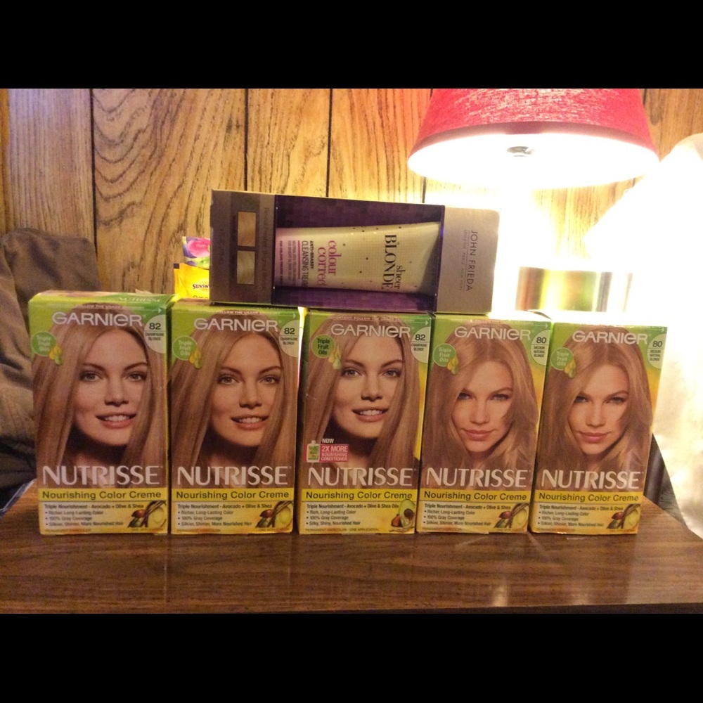 Hair dye and color correct cleansing treatment