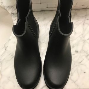 Madewell rain booties in black. Worn once.