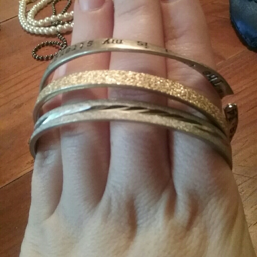 Set of three bangle braclets