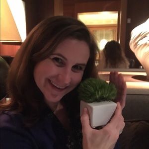 Meet your Posher, Laura