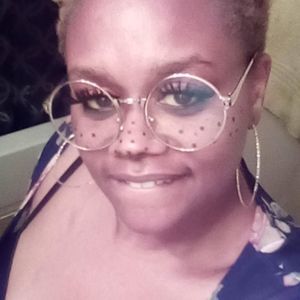 Meet your Posher, Naomi