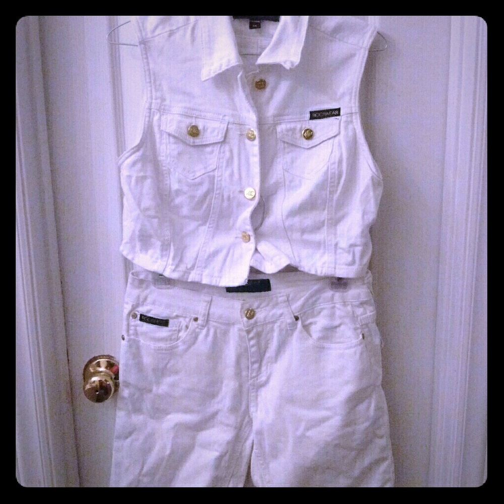 Rocawear white shortset with vest