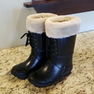 Adorable lined Muck Boots