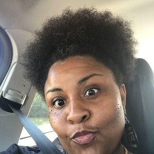 Meet your Posher, Latoya