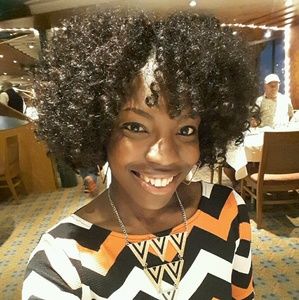 Meet your Posher, Dominique