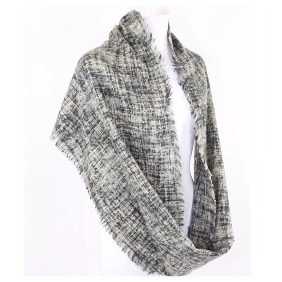 Retro Tweed Infinity Scarf - Picture 5 of 5