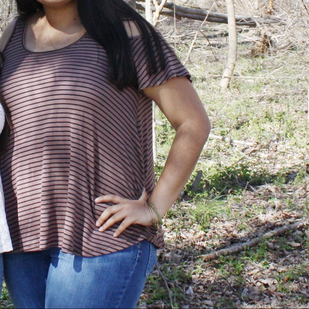 Cold shoulder top brown and black